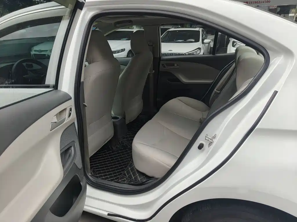 Chevrolet Sail Sail 3 1.5L Manual Ideal Sunroof Edition, фото 8