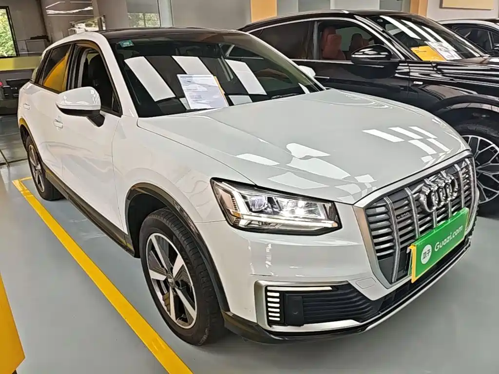 Audi Q2L e-tron — миниатюра 4