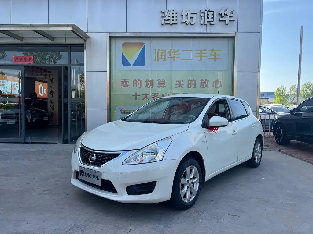 Nissan Tiida 2015
