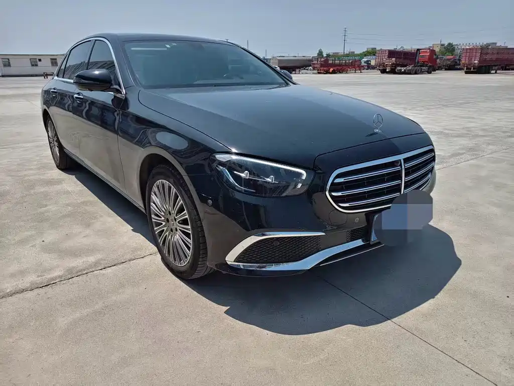 Mercedes-Benz E-Class 2022