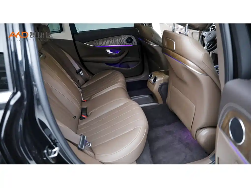 Mercedes-Benz E-Class — миниатюра 8