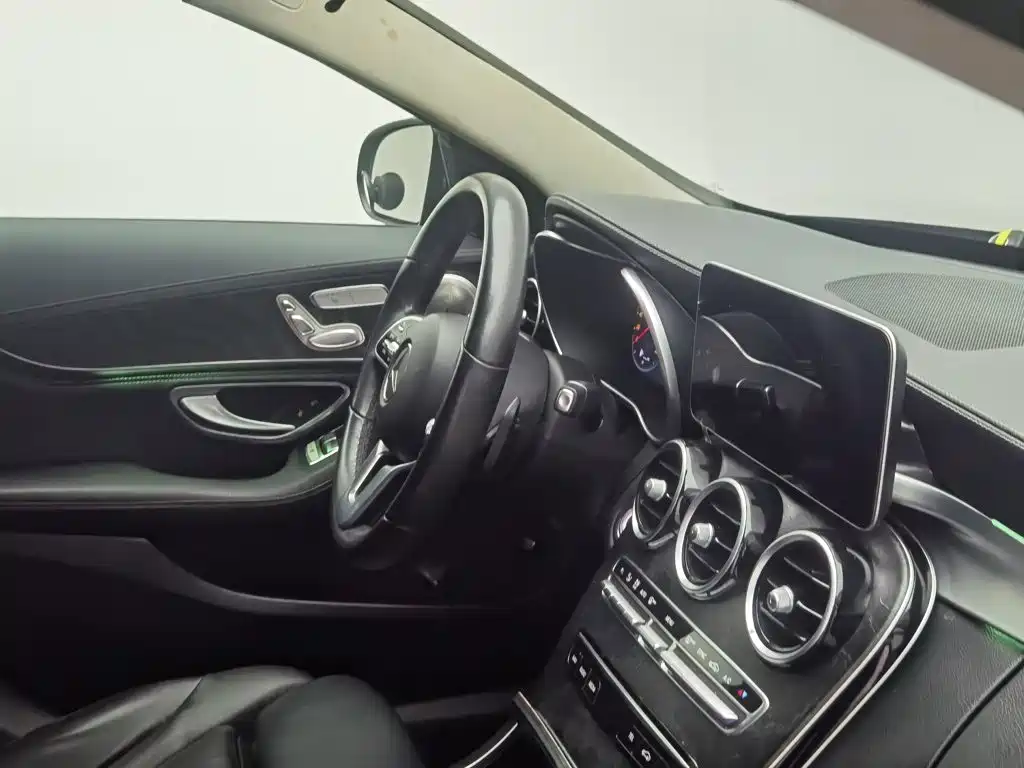 Mercedes-Benz C-Class — миниатюра 22
