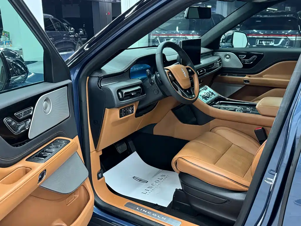 Lincoln Aviator — миниатюра 14