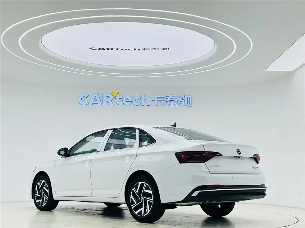 Volkswagen Sagitar 2026 3000 300TSI DSG