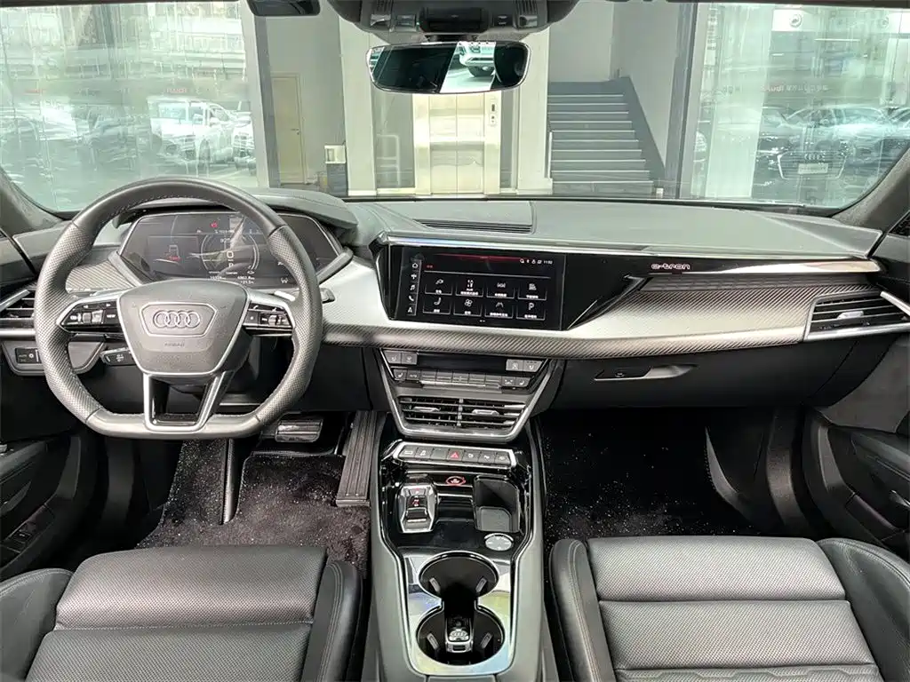 Audi e-tron GT — миниатюра 6