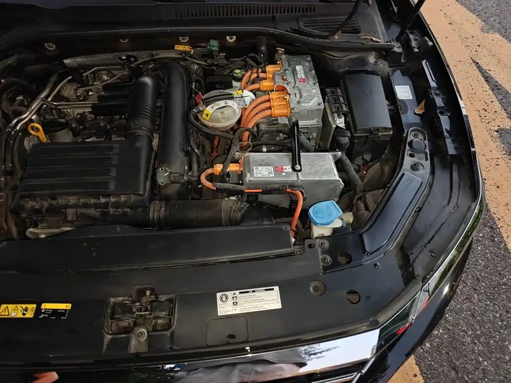Volkswagen Passat PHEV — миниатюра 22