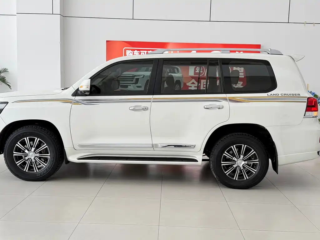 Toyota Land Cruiser — миниатюра 10