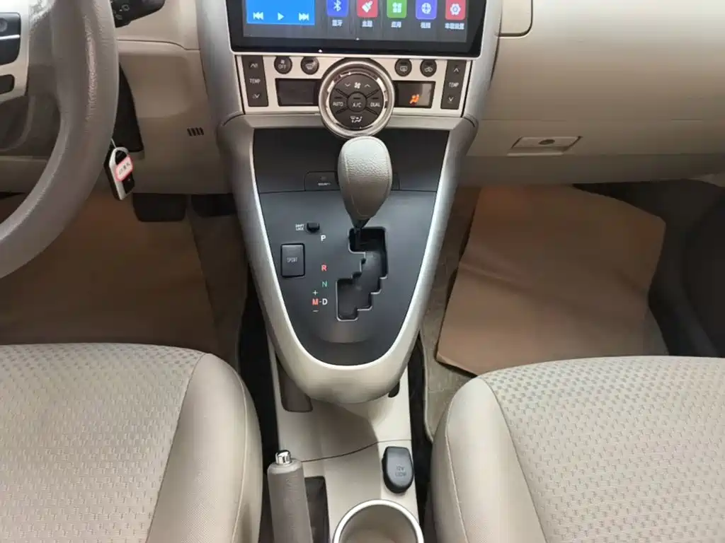 Toyota Verso — миниатюра 14