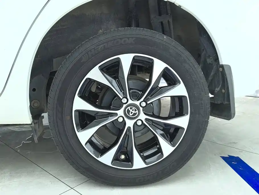 Toyota Yaris L — миниатюра 6