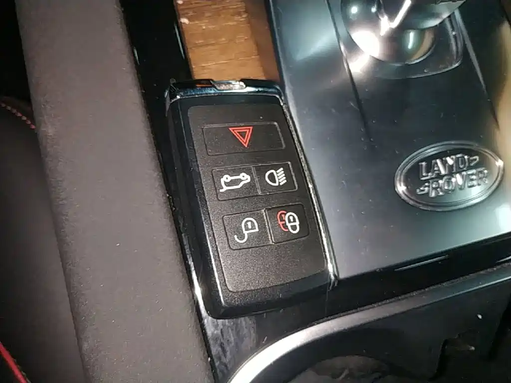 Land Rover Discovery Sport Hybrid — миниатюра 9