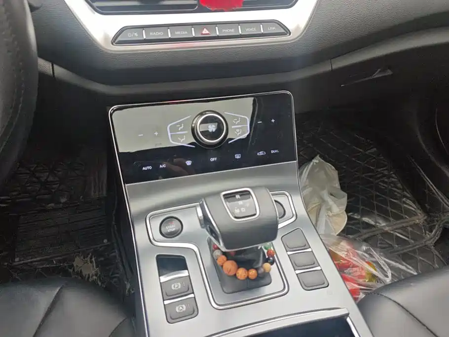 Hongqi Hongqi H5 — миниатюра 16