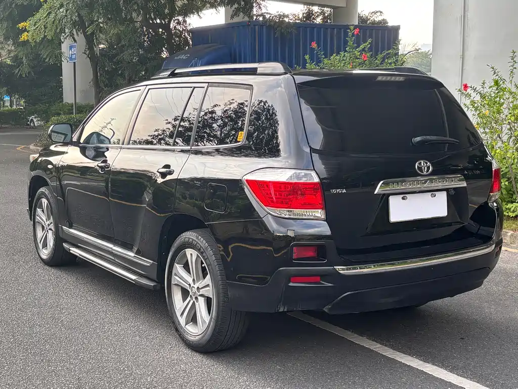 Toyota Highlander — миниатюра 10