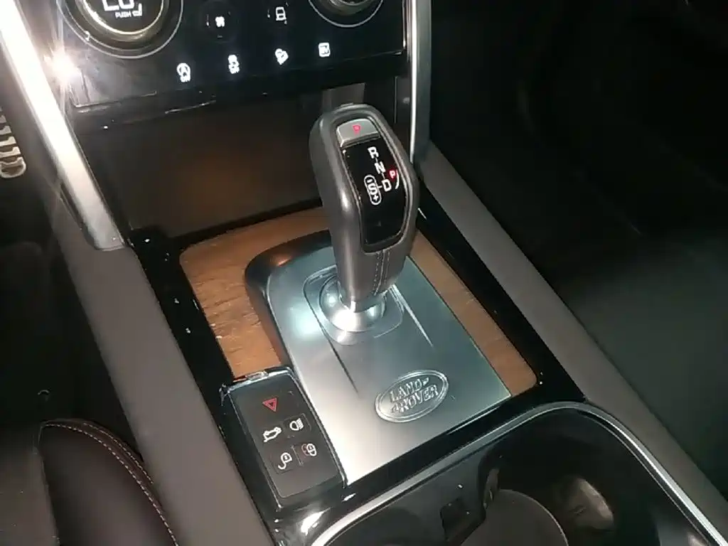 Land Rover Discovery Sport Hybrid — миниатюра 14