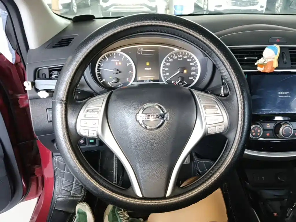 Nissan Tiida — миниатюра 11