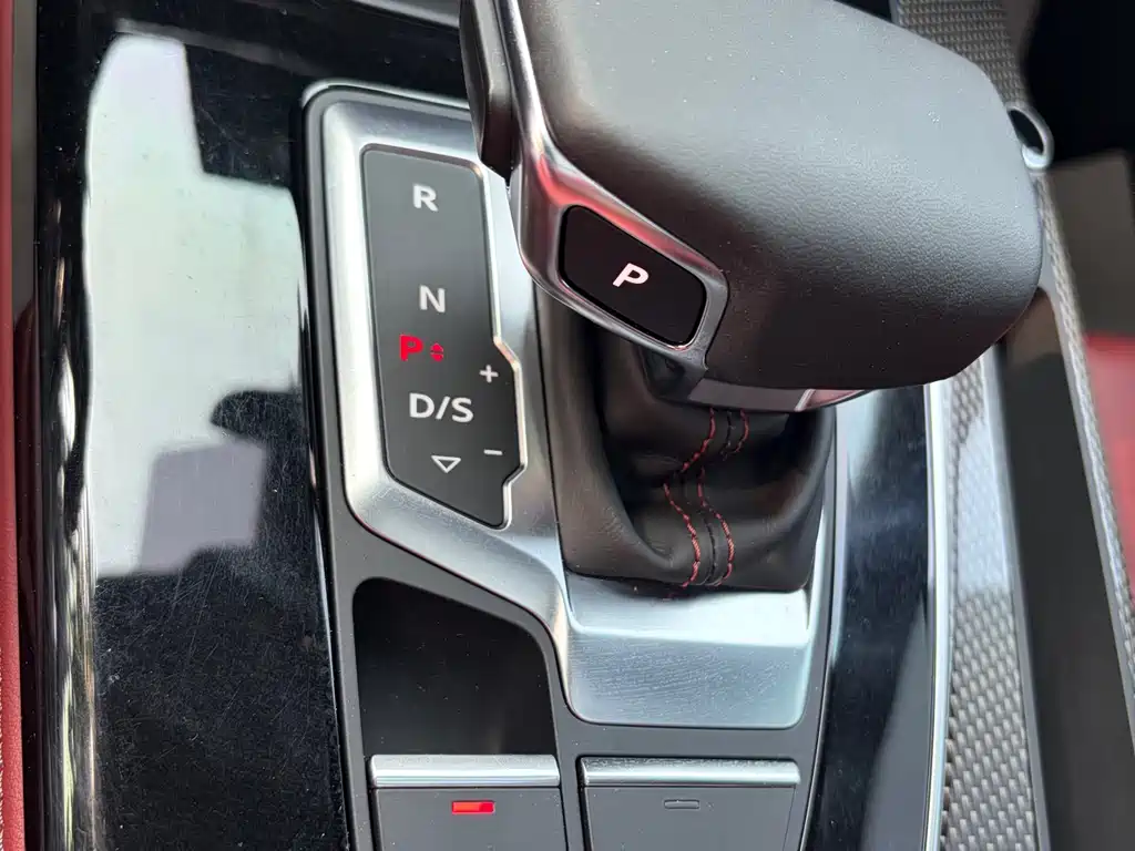 Audi Q5L Sportback Facelift 40 TFSI Luxury Type, фото 24