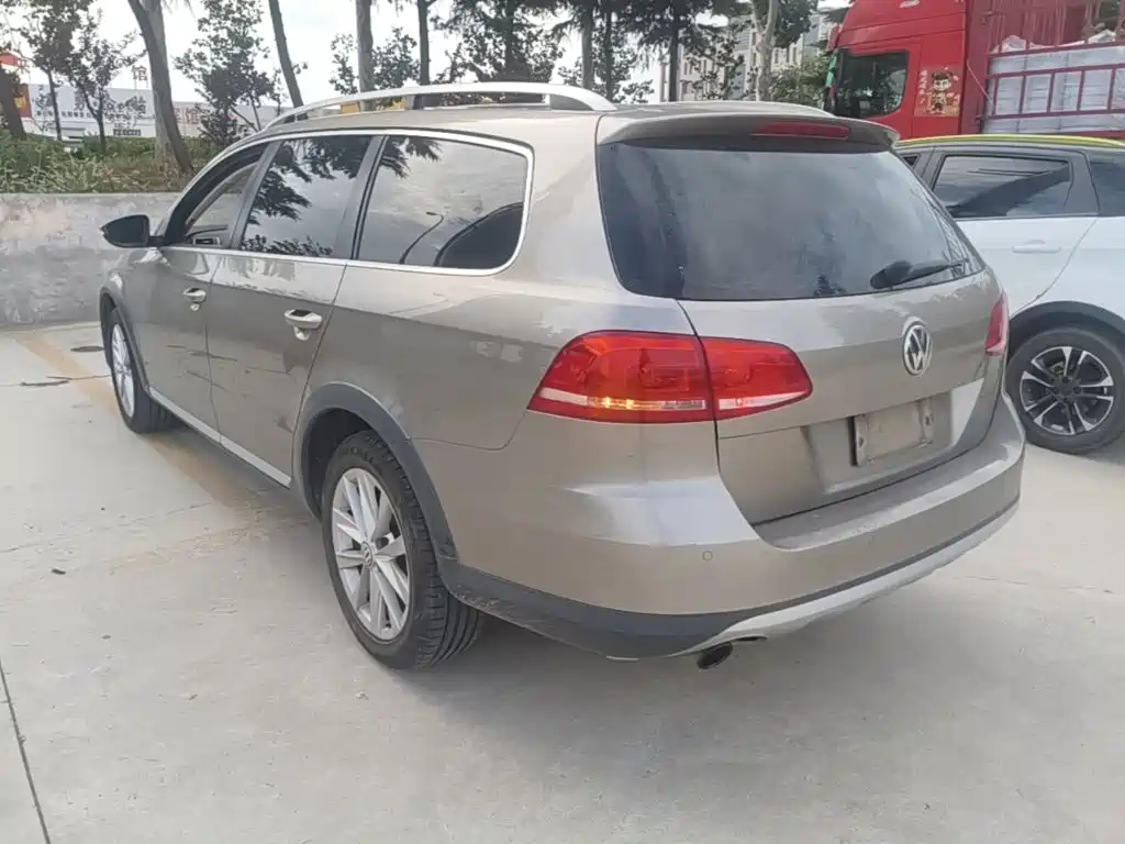 Volkswagen Magotan (Import) — миниатюра 5