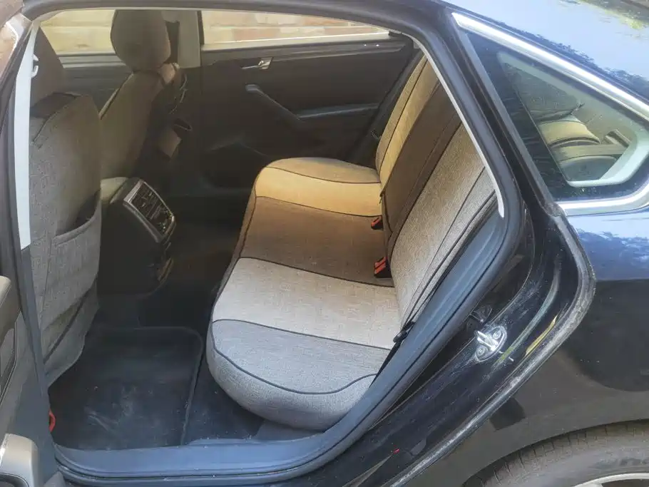 Volkswagen Passat — миниатюра 11