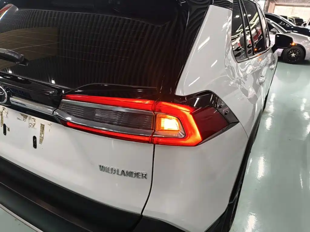 Toyota Wildlander 2022 2.0L CVT Luxury