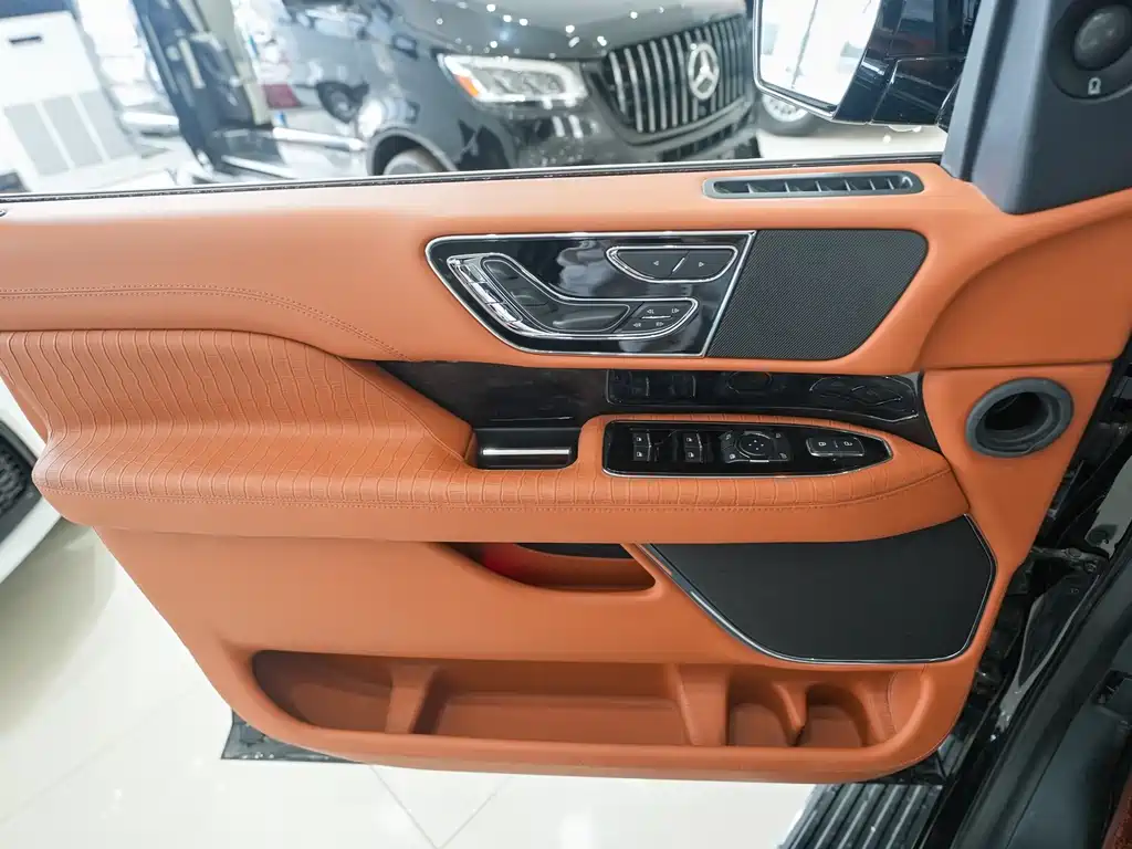 Lincoln Navigator 2024 3.5T AT