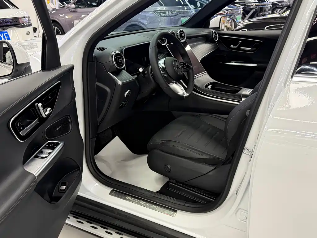 Mercedes-Benz GLC 2024 GLC 260 L 4MATIC 5 мест