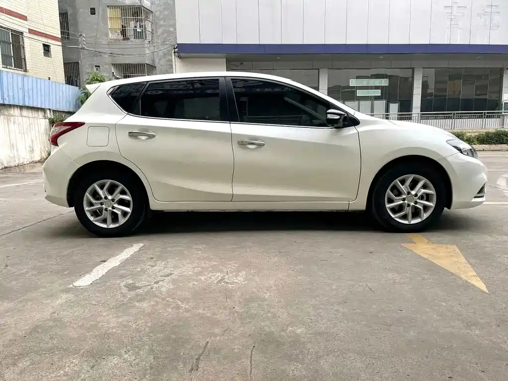 Nissan Tiida 2021 1.6L CVT