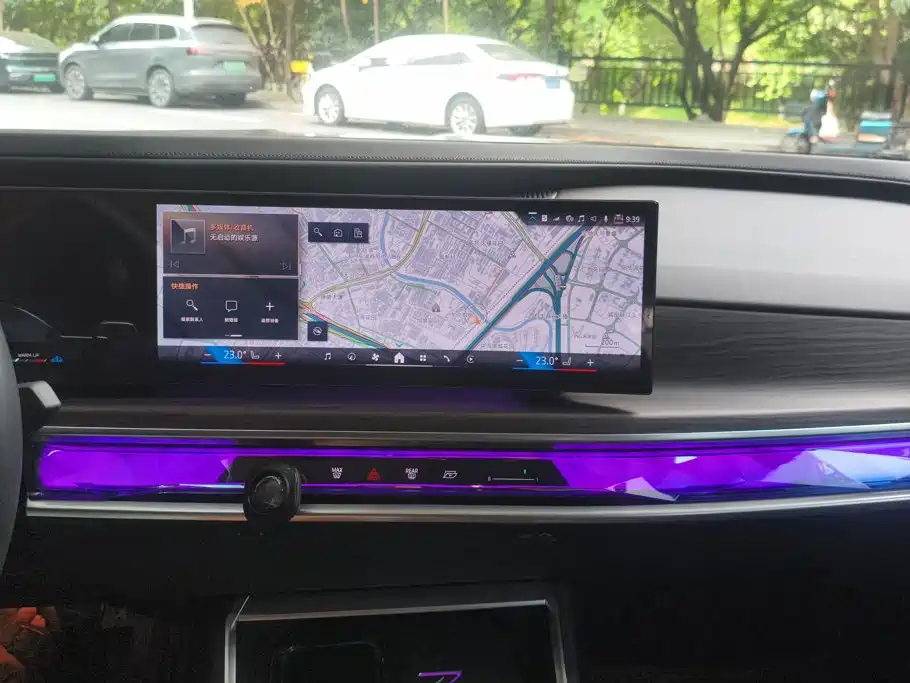 BMW 7 Series — миниатюра 13