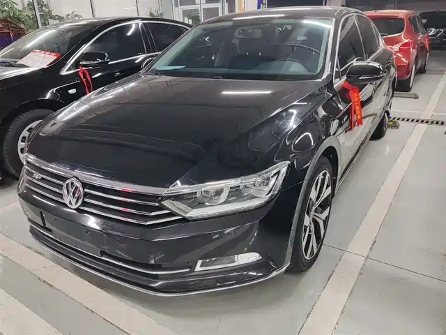 VOLKSWAGEN MAGOTAN 2019