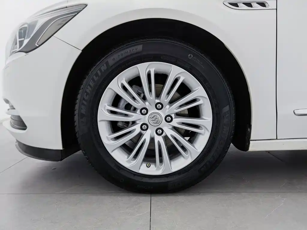 Buick LaCrosse — миниатюра 17