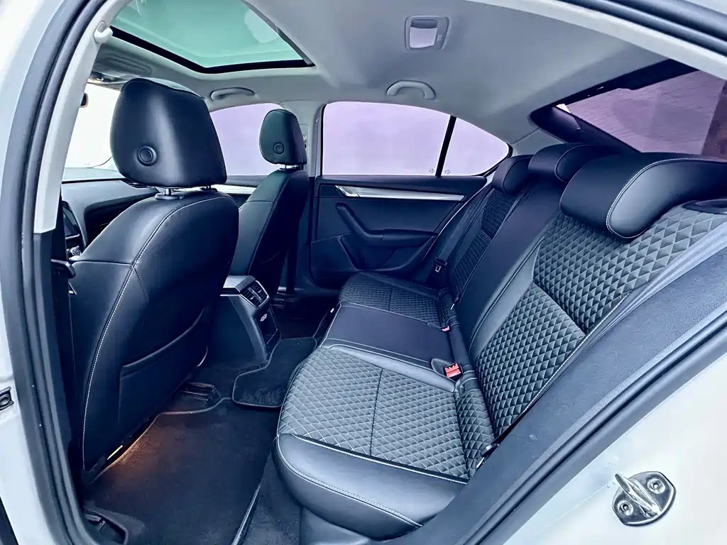 Skoda Octavia — миниатюра 5