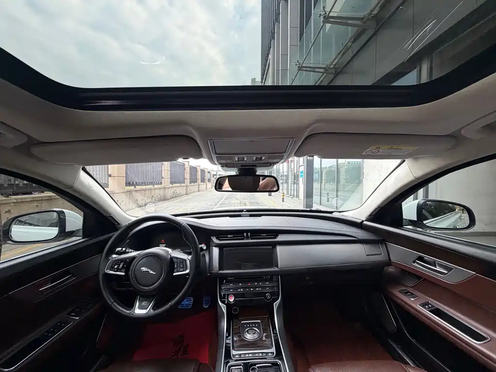 Jaguar XFL — миниатюра 8
