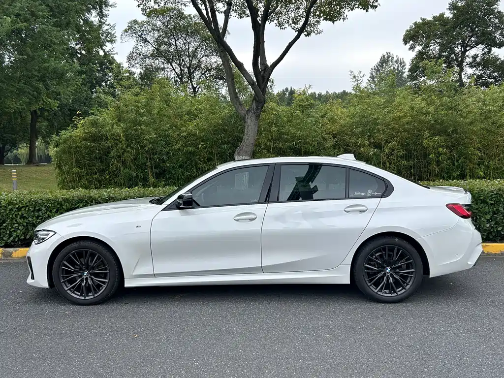 BMW 3 Series — миниатюра 3