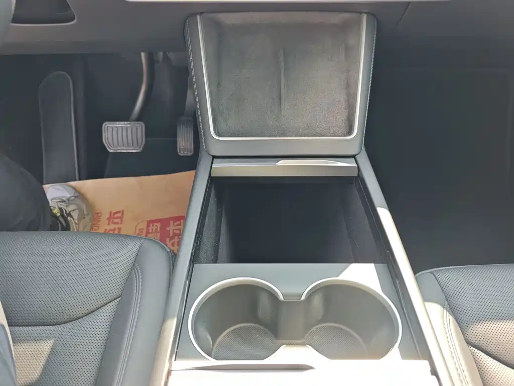 Tesla Model Y — фотографии объявления, Фото 27