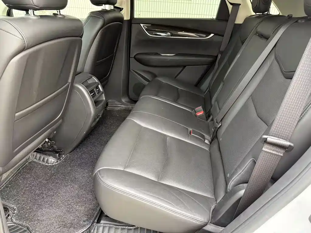 Cadillac XT5 — миниатюра 6