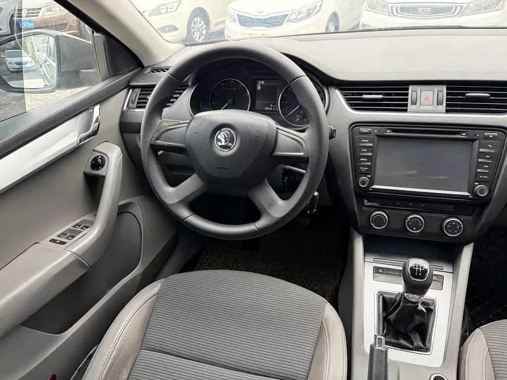 Skoda Octavia — миниатюра 11