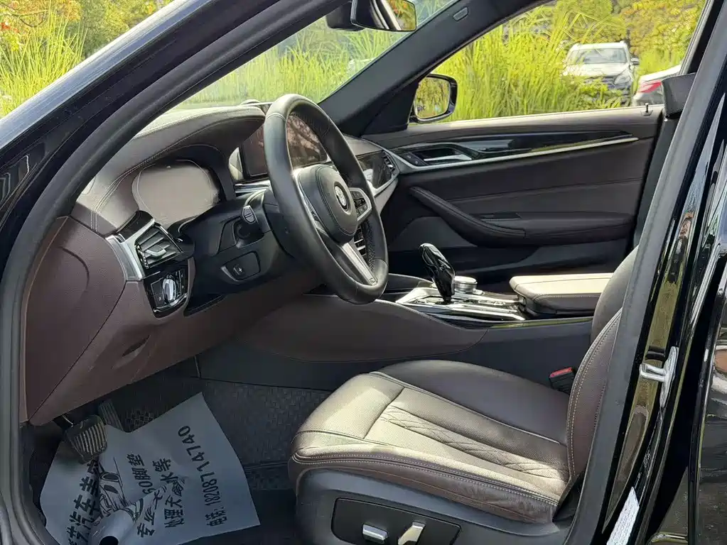 BMW 5 Series — миниатюра 4