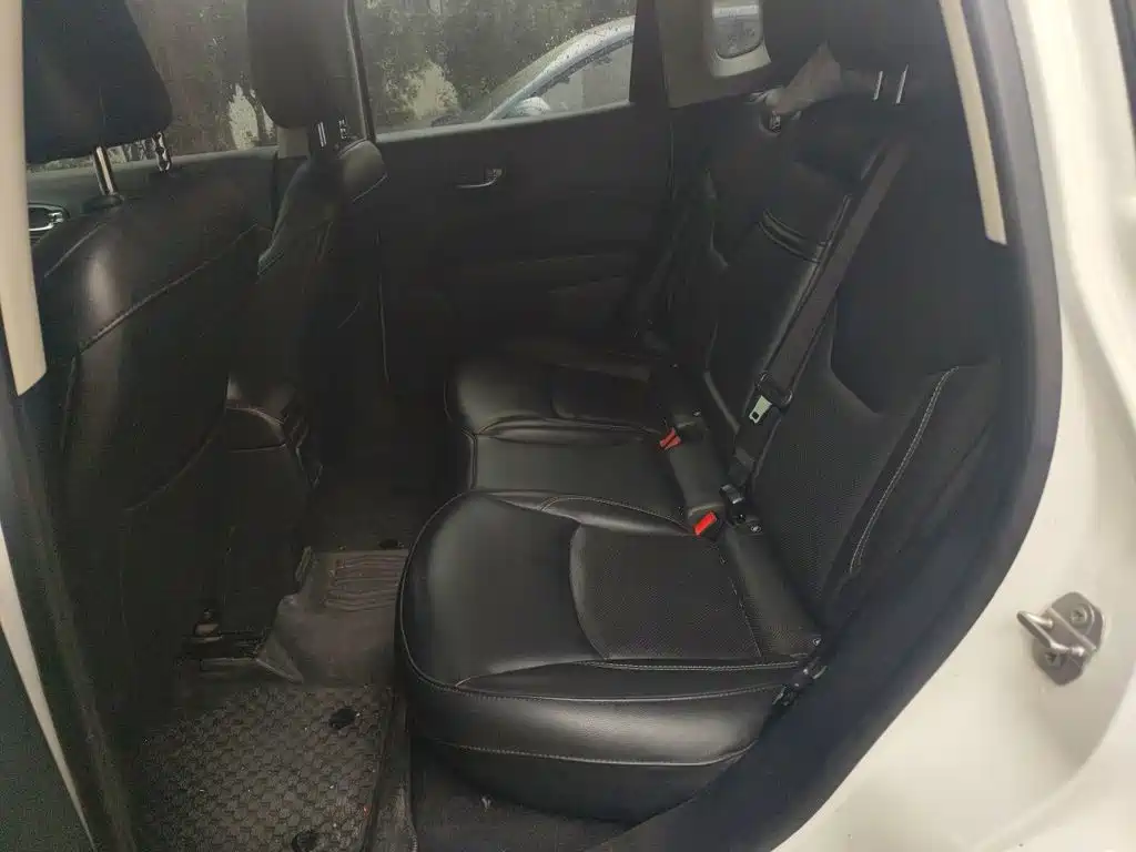 Jeep Compass — миниатюра 13