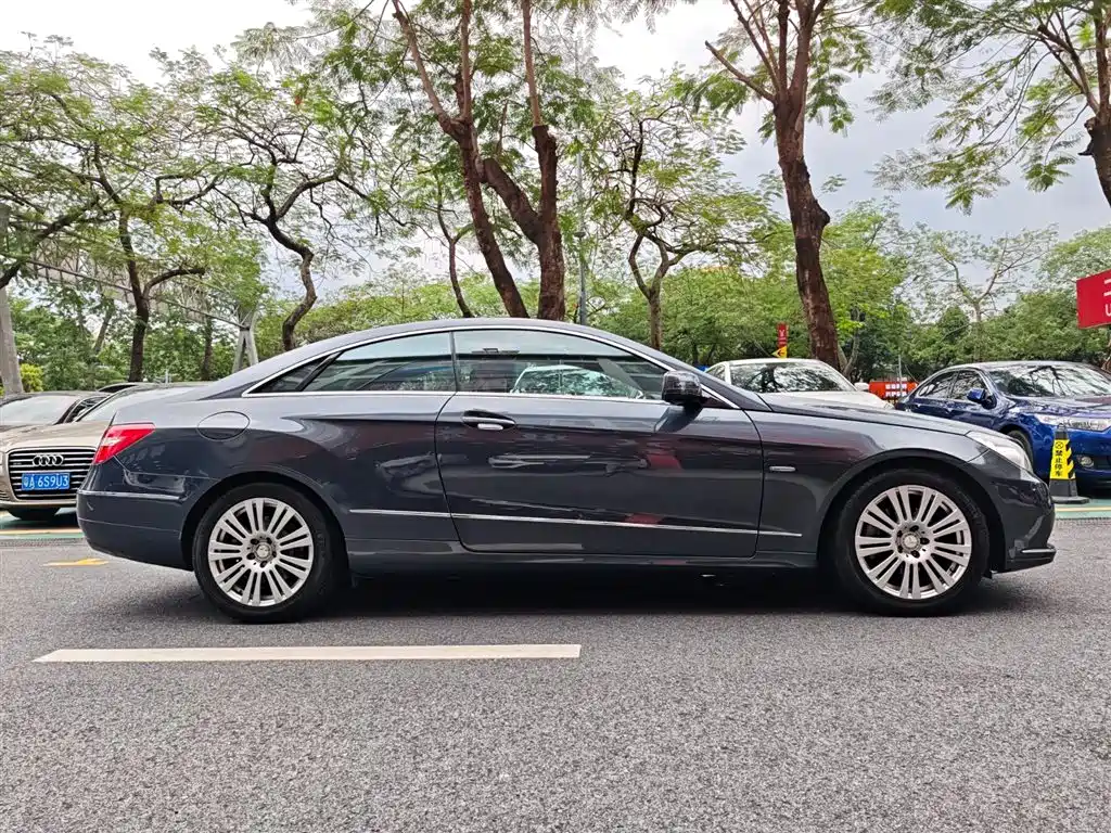 Mercedes-Benz E-Class E 2010 E 260 CGI Coupe