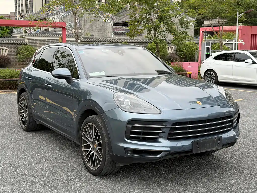 Porsche Cayenne — миниатюра 4