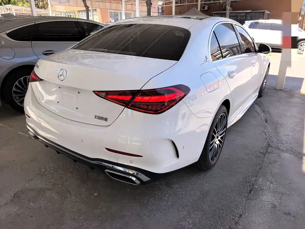 Mercedes-Benz C-Class — миниатюра 16
