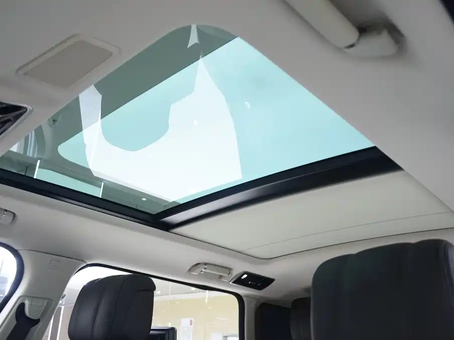 Land Rover Range Rover — миниатюра 12