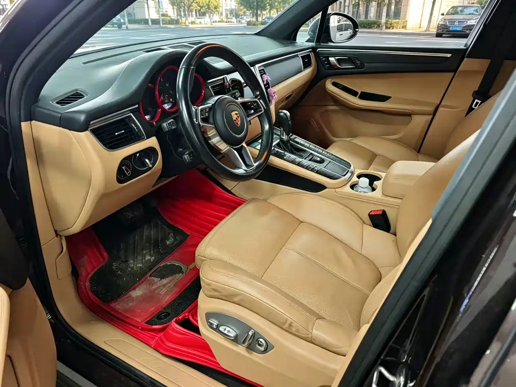 Porsche Macan — миниатюра 5