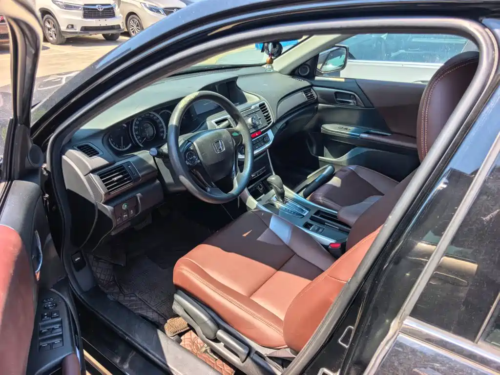 Honda Accord — миниатюра 7
