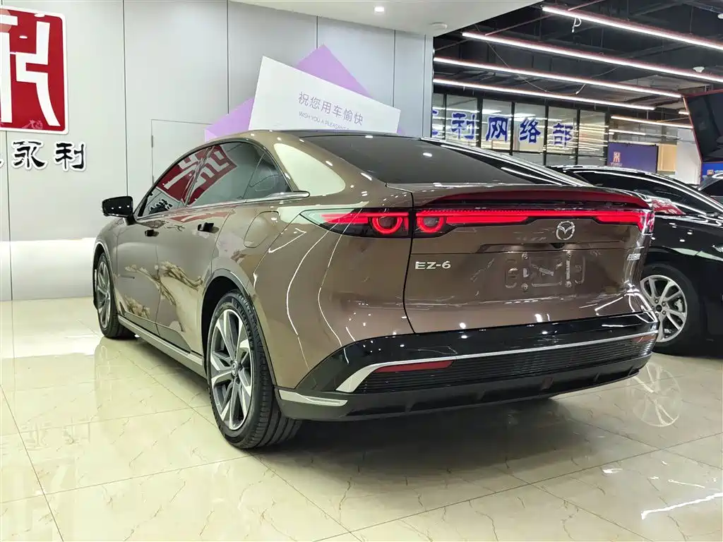 MAZDA EZ 6