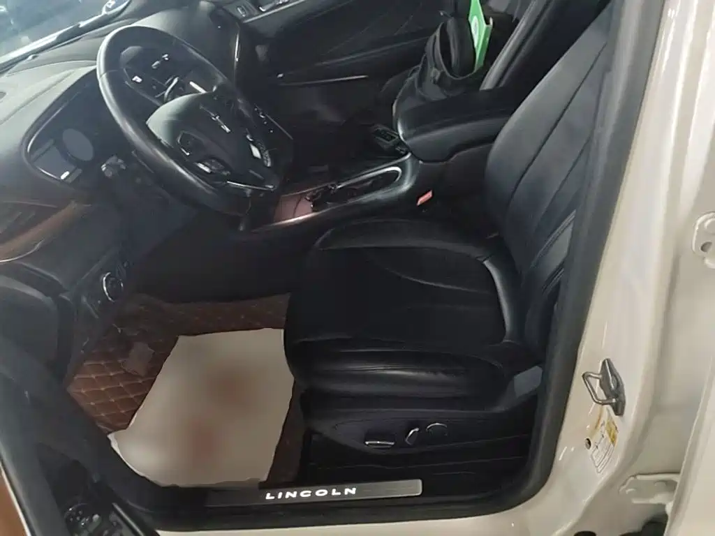 Lincoln MKC — миниатюра 15