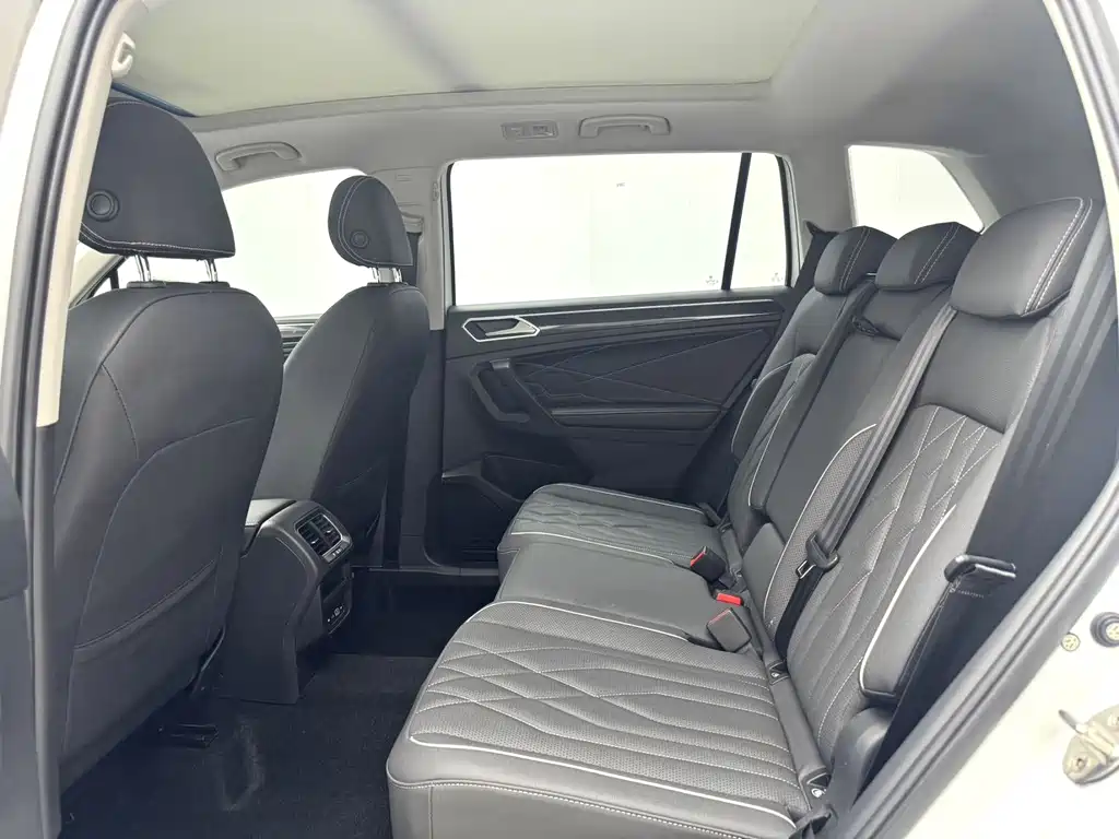 Volkswagen Tiguan L — миниатюра 12