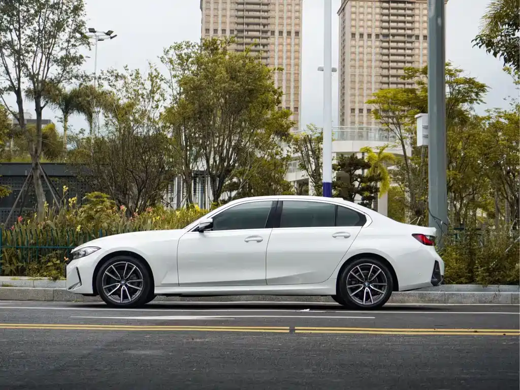 BMW 3 Series — миниатюра 4