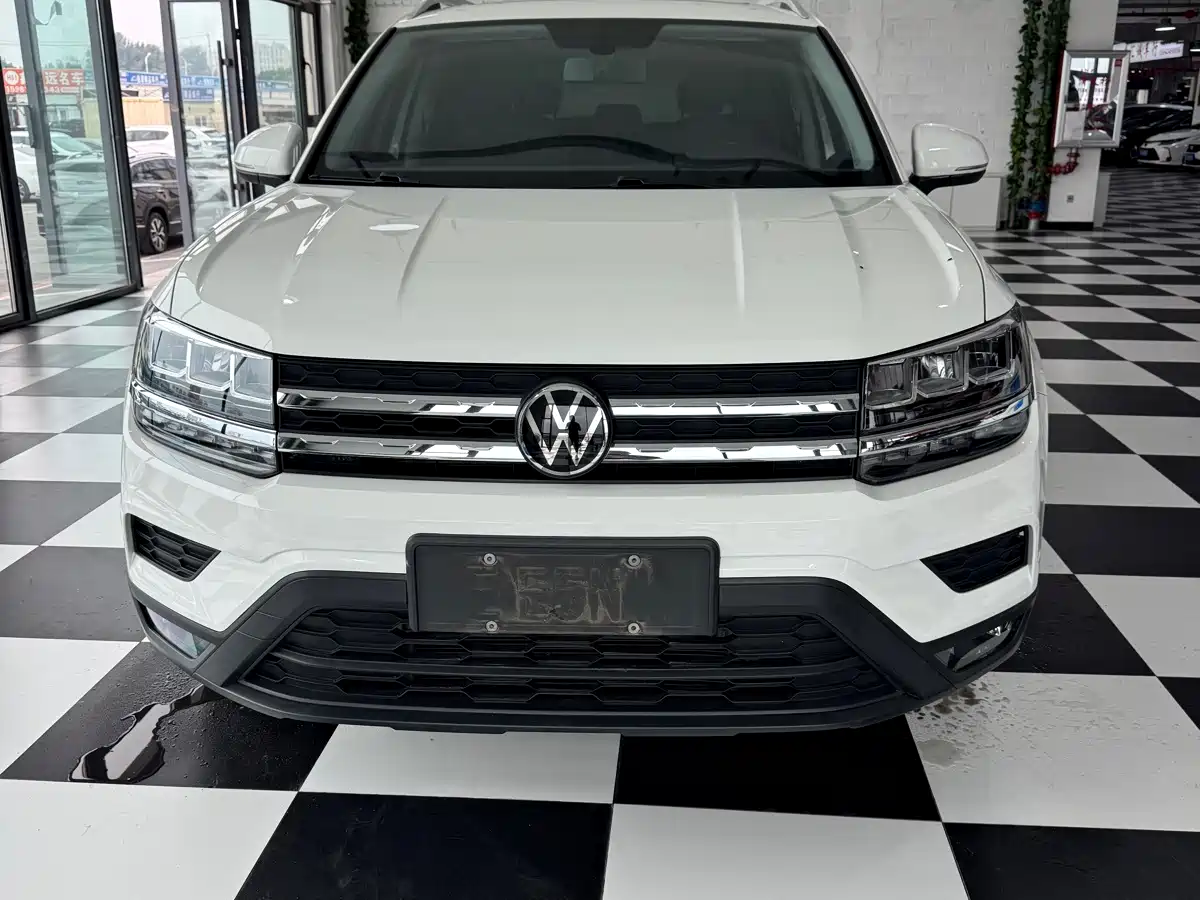 Volkswagen Tharu