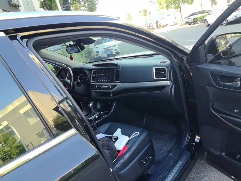 Toyota Highlander — миниатюра 18