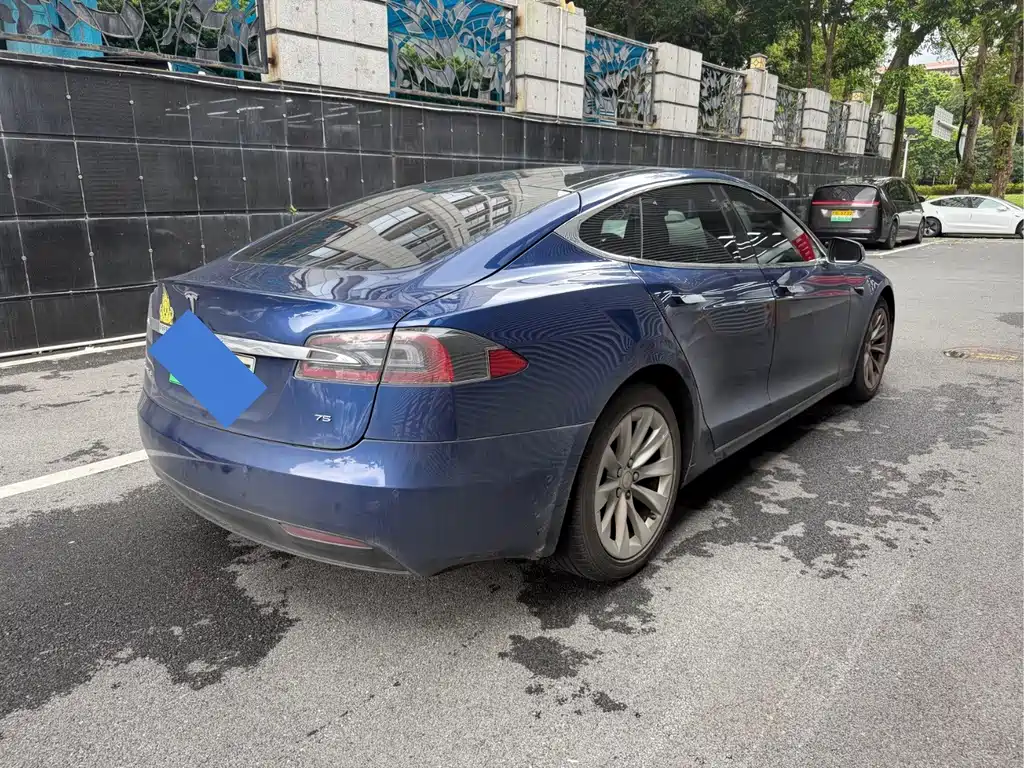 Tesla Model S — миниатюра 9