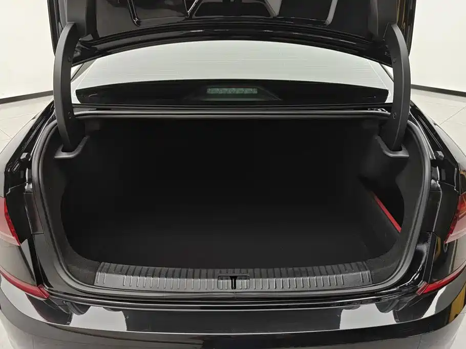 Volkswagen Passat 2023 330TSI Elite